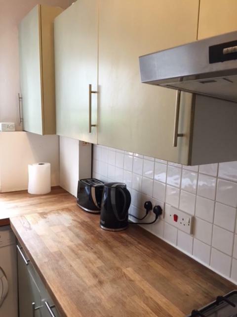 Perfect 2 Bedroom Flat Shepherds Bush W12 Лондон Экстерьер фото